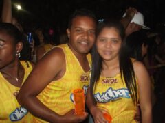 Oktober 10 Anos